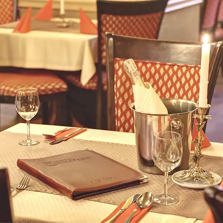 欧罗比斯基罗瓦中心酒店 3*