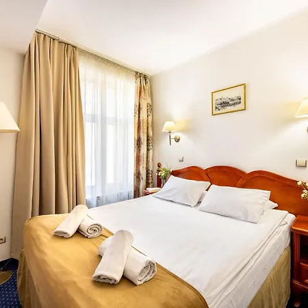 欧罗比斯基罗瓦中心酒店