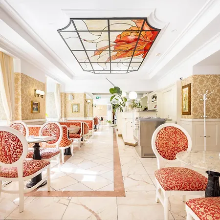 欧罗比斯基罗瓦中心酒店 3*