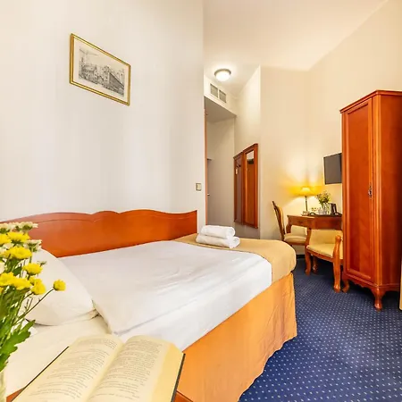 欧罗比斯基罗瓦中心酒店