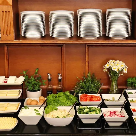 欧罗比斯基罗瓦中心酒店