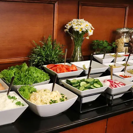 欧罗比斯基罗瓦中心酒店 3*