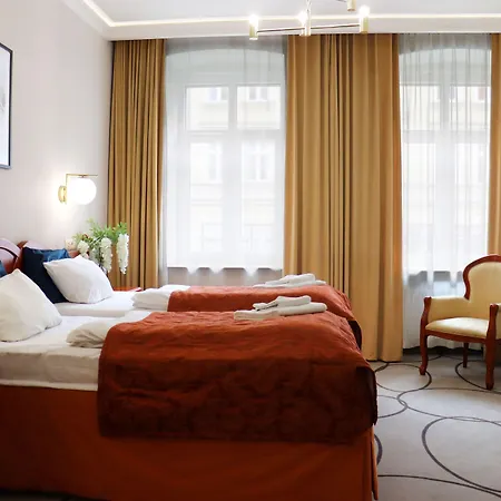 欧罗比斯基罗瓦中心酒店 酒店