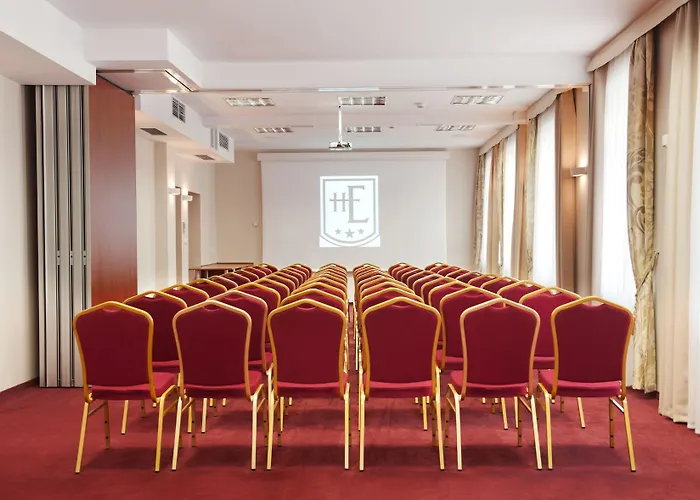 Europejski Centrum فندق 3*